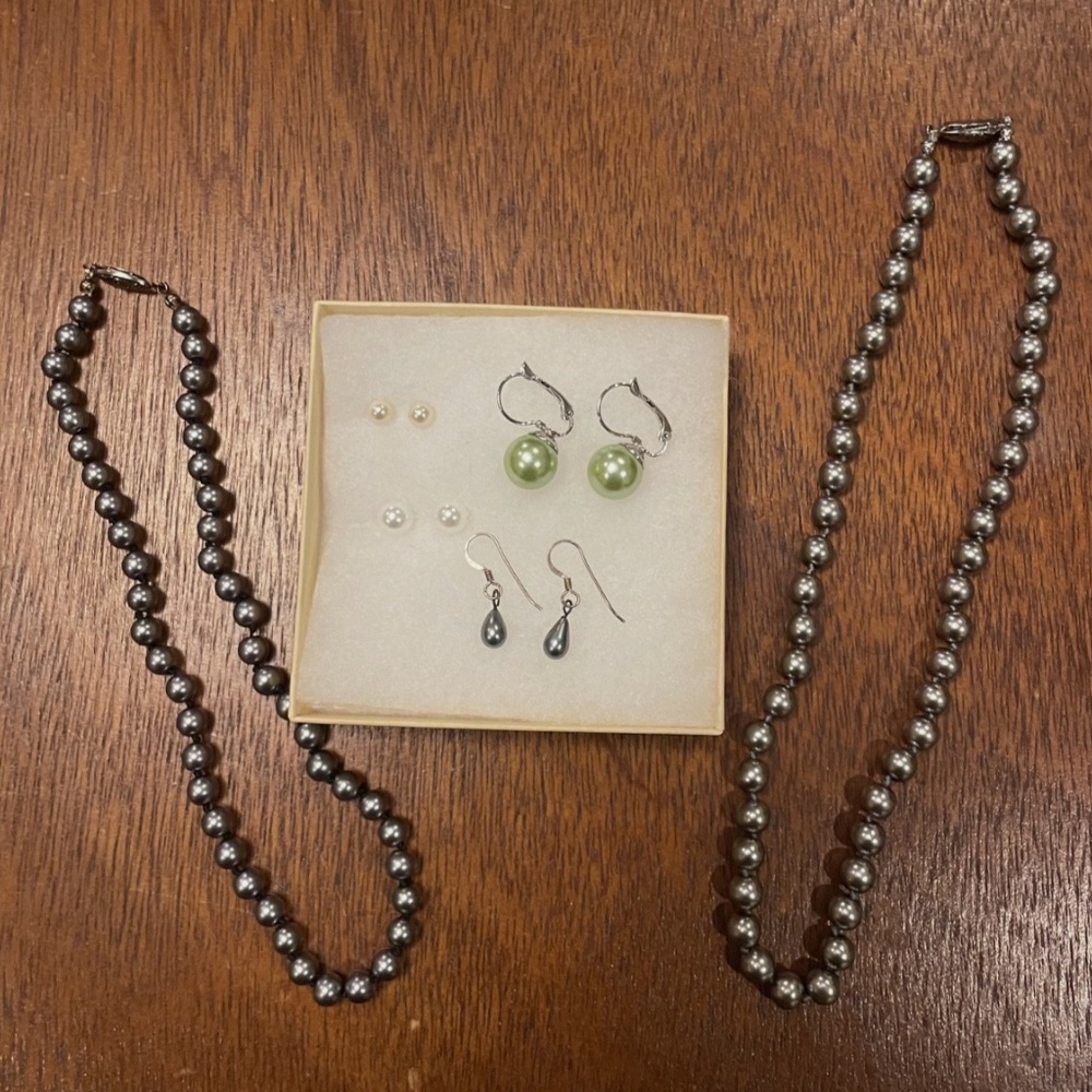 Lot of 6 Costume Faux Pearl Earrings and Necklaces